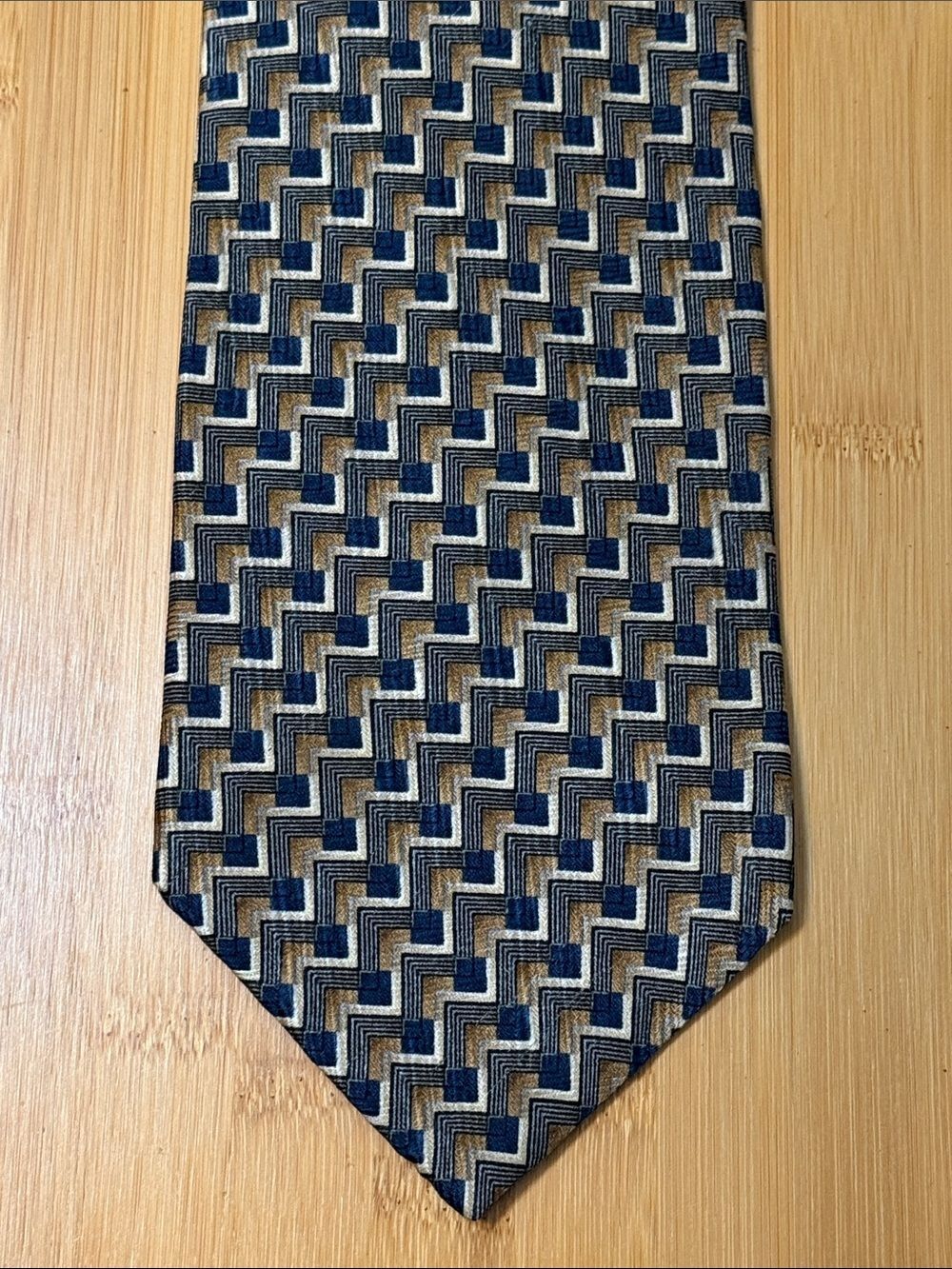 Bill Blass Men's 100% Silk Tie Black Gold Geometric Woven Classic 4” Wide